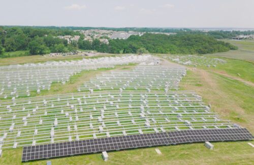 Los Estados aumentan la instalación de energía solar en los antiguos vertederos